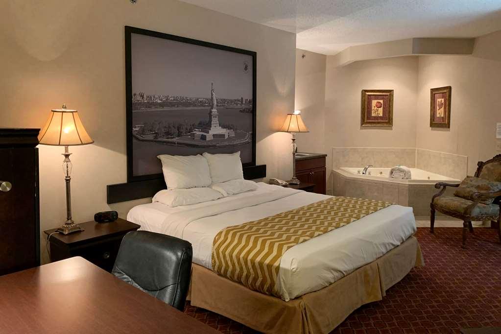 Super 8 By Wyndham Albany Motel Room photo