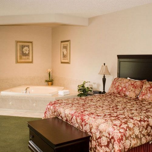 Super 8 By Wyndham Albany Motel Room photo