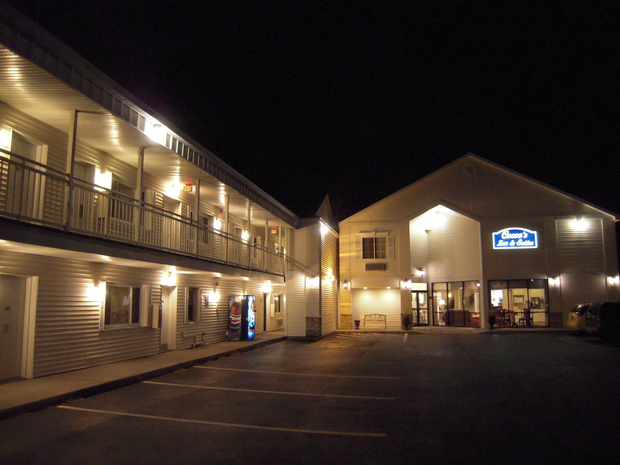 Super 8 By Wyndham Albany Motel Exterior photo